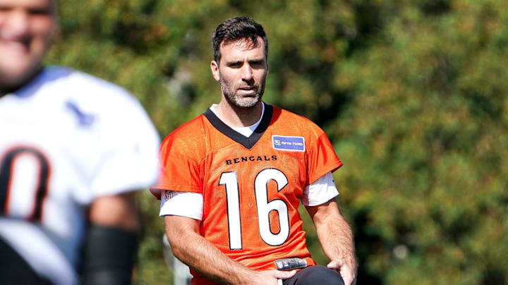 Cincinnati Bengals quarterback Joe Flacco participates in warmups during practice, Wednesday, Oct. 8, 2025, at the Kettering Health Bengals Practice Fields in downtown Cincinnati.