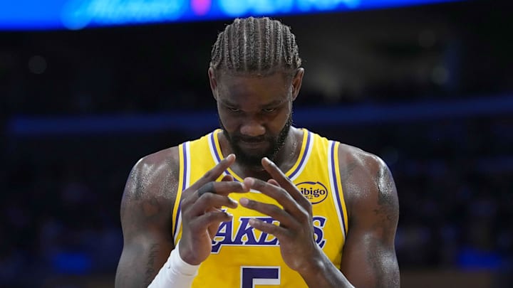 Los Angeles Lakers center Deandre Ayton