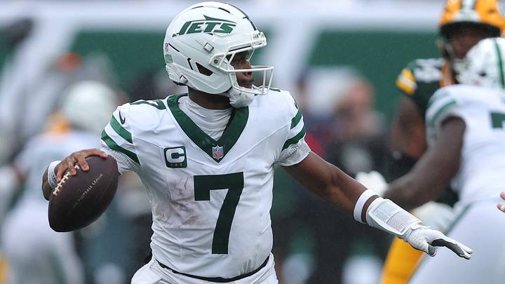 Geno Smith keeps proving he's the perfect man to be the Jets' QB1 this season. Geno Smith keeps proving he's the perfect man to be the Jets' QB1 this season.