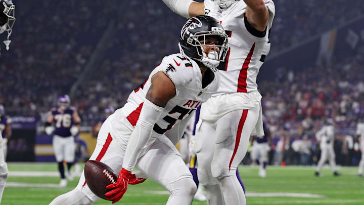 Atlanta Falcons safety Xavier Watts picks up an early career highlight reel moment Atlanta Falcons safety Xavier Watts picks up an early career highlight reel moment