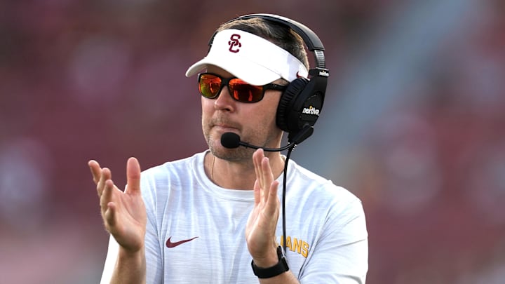 Sep 3, 2022; Los Angeles, California, USA; Southern California Trojans head coach Lincoln Riley reacts in the second half against the Rice Owls at United Airlines Field at Los Angeles Memorial Coliseum. Mandatory Credit: Kirby Lee-Imagn Images Sep 3, 2022; Los Angeles, California, USA; Southern California Trojans head coach Lincoln Riley reacts in the second half against the Rice Owls at United Airlines Field at Los Angeles Memorial Coliseum. Mandatory Credit: Kirby Lee-Imagn Images