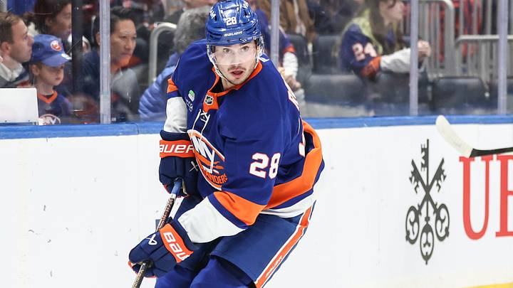 Oct 16, 2025; Elmont, New York, USA; New York Islanders defenseman Alexander Romanov (28) controls the puck in the first period against the Edmonton Oilers at UBS Arena. Oct 16, 2025; Elmont, New York, USA; New York Islanders defenseman Alexander Romanov (28) controls the puck in the first period against the Edmonton Oilers at UBS Arena.