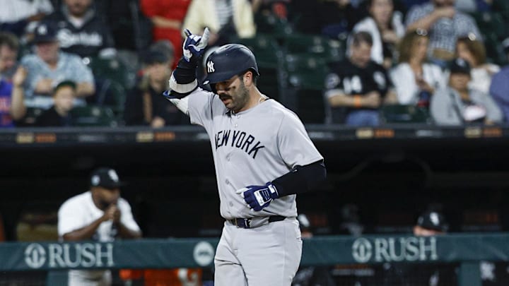 Aug 30, 2025; Chicago, Illinois, USA; New York Yankees catcher Austin Wells (28) rounds the bases after hitting a solo home run against the Chicago White Sox during the seventh inning at Rate Field. Mandatory Credit: Kamil Krzaczynski-Imagn Images