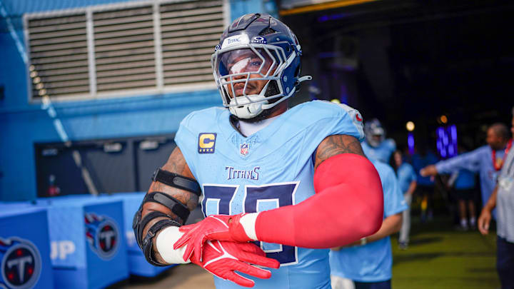 Tennessee Titans defensive tackle Jeffery Simmons (98) heads out for warmups before the game against the Indianapolis Colts at Nissan Stadium in Nashville, Tenn., Sunday, Sept. 21, 2025.