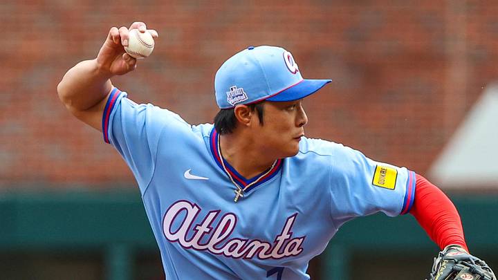 Jun 6, 2026; Cumberland, Georgia, USA; Atlanta Braves shortstop Ha-Seong Kim (7) throws the ball to first base for an out against the Pittsburgh Pirates during the second inning at Truist Park. Mandatory Credit: Jordan Godfree-Imagn Images