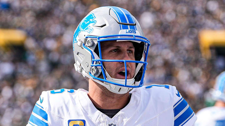 Detroit Lions quarterback Jared Goff (16) cheers up teammates on the sideline before a first down against Green Bay Packers Detroit Lions quarterback Jared Goff (16) cheers up teammates on the sideline before a first down against Green Bay Packers