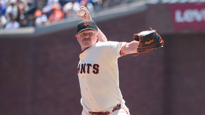 San Francisco Giants starting pitcher Logan Webb (62) throws a pitch against the Chicago Cubs at Oracle Park. San Francisco Giants starting pitcher Logan Webb (62) throws a pitch against the Chicago Cubs at Oracle Park.