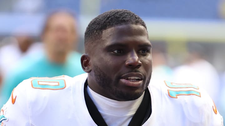 Miami Dolphins wide receiver Tyreek Hill (10)
