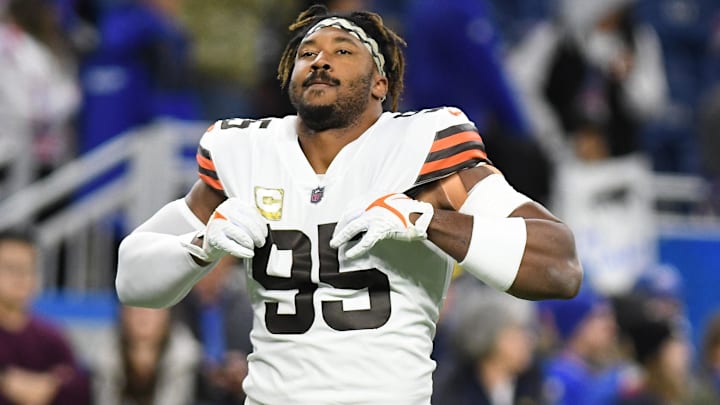 Nov 20, 2022; Detroit, Michigan, USA; Cleveland Browns defensive end Myles Garrett (95) warms up before their game against the Buffalo Bills at Ford Field. Mandatory Credit: Lon Horwedel-Imagn Images Nov 20, 2022; Detroit, Michigan, USA; Cleveland Browns defensive end Myles Garrett (95) warms up before their game against the Buffalo Bills at Ford Field. Mandatory Credit: Lon Horwedel-Imagn Images