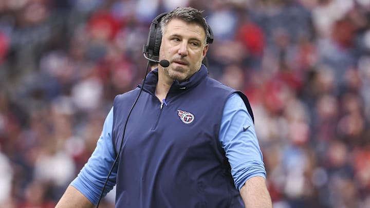 Dec 31, 2023; Houston, Texas, USA; Tennessee Titans head coach Mike Vrabel reacts after a play during the first quarter against the Houston Texans at NRG Stadium. Mandatory Credit: Troy Taormina-Imagn Images Dec 31, 2023; Houston, Texas, USA; Tennessee Titans head coach Mike Vrabel reacts after a play during the first quarter against the Houston Texans at NRG Stadium. Mandatory Credit: Troy Taormina-Imagn Images