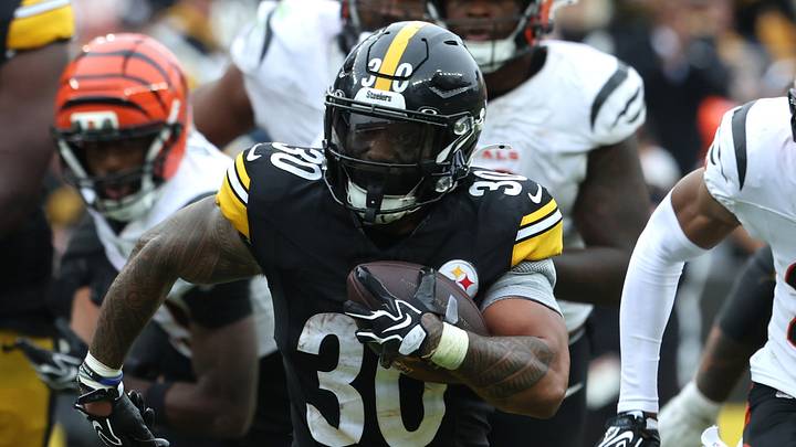Pittsburgh Steelers running back Jaylen Warren Pittsburgh Steelers running back Jaylen Warren