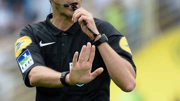 Un arbitre de L1 parmi les meilleurs arbitres du monde