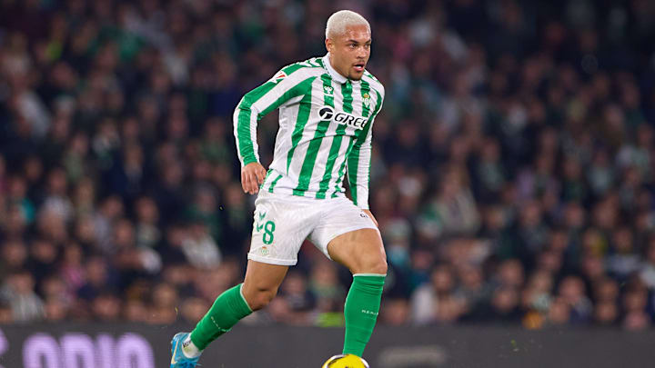 Vitor Roque tem sido peça importante no time do Betis