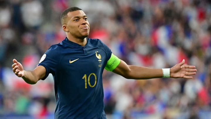 Kylian Mbappé demostró desde niño sus habilidades para jugar al fútbol 