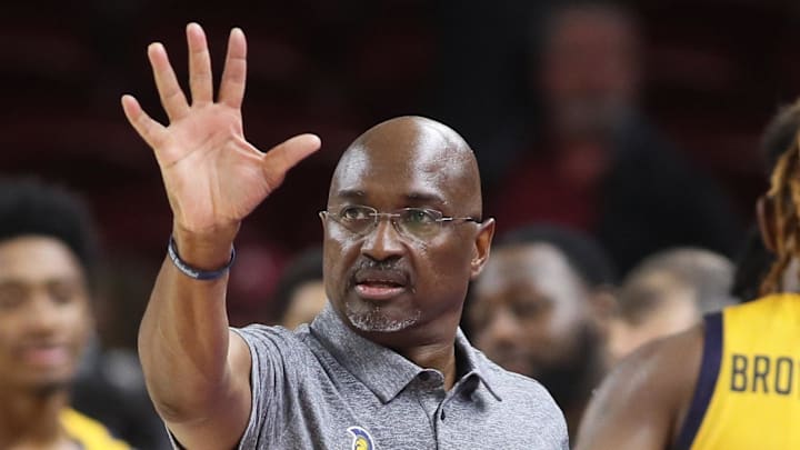 Nov 17, 2023; Fayetteville, Arkansas, USA; UNC Greensboro Spartans head coach Mike Jones late in the second half against the Arkansas Razorbacks at Bud Walton Arena. Spartans won 78-72. Mandatory Credit: Nelson Chenault-Imagn Images Nov 17, 2023; Fayetteville, Arkansas, USA; UNC Greensboro Spartans head coach Mike Jones late in the second half against the Arkansas Razorbacks at Bud Walton Arena. Spartans won 78-72. Mandatory Credit: Nelson Chenault-Imagn Images