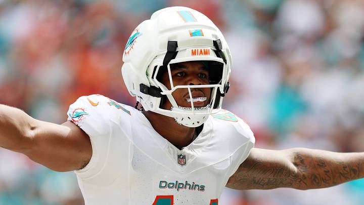 Miami Dolphins defensive end Chop Robinson Miami Dolphins defensive end Chop Robinson