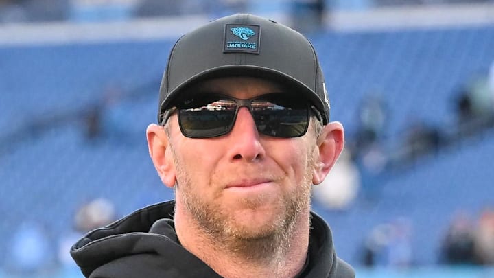 Nov 30, 2025; Nashville, Tennessee, USA; Jacksonville Jaguars head coach Liam Coen smiles to the crowd as he walks of the field against the Tennessee Titans during the second half at Nissan Stadium. Mandatory Credit: Steve Roberts-Imagn Images Nov 30, 2025; Nashville, Tennessee, USA; Jacksonville Jaguars head coach Liam Coen smiles to the crowd as he walks of the field against the Tennessee Titans during the second half at Nissan Stadium. Mandatory Credit: Steve Roberts-Imagn Images