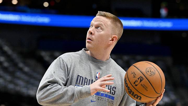 Feb 28, 2023; Dallas, Texas, USA; Dallas Mavericks assistant coach Sean Sweeney during warmups before the game between the Dallas Mavericks and the Indiana Pacers the American Airlines Center. Mandatory Credit: Jerome Miron-Imagn Images