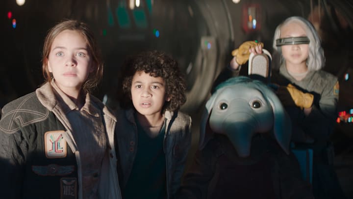 (L-R) SM-33 (Nick Frost), Fern (Ryan Kiera Armstrong), Wim (Ravi Cabot-Conyers), Neel (Robert Timothy Smith), KB (Kyriana Kratter) in Lucasfilm’s STAR WARS: SKELETON CREW, exclusively on Disney+. Photo courtesy of Lucasfilm. ©2024 Lucasfilm Ltd. & TM. All Rights Reserved.