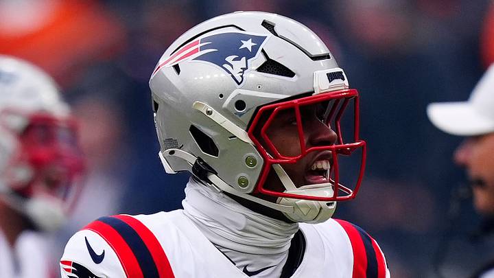 Jan 25, 2026; Denver, CO, USA; New England Patriots safety Jaylinn Hawkins (21) reacts against the Denver Broncos during the first half in the 2026 AFC Championship Game at Empower Field at Mile High. Mandatory Credit: Ron Chenoy-Imagn Images Jan 25, 2026; Denver, CO, USA; New England Patriots safety Jaylinn Hawkins (21) reacts against the Denver Broncos during the first half in the 2026 AFC Championship Game at Empower Field at Mile High. Mandatory Credit: Ron Chenoy-Imagn Images