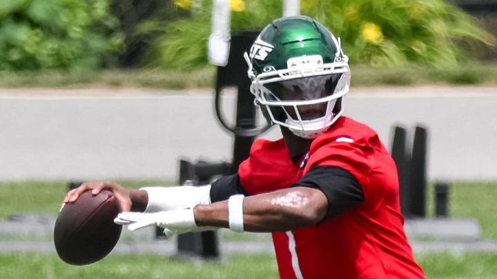 New York Jets quarterback Geno Smith New York Jets quarterback Geno Smith