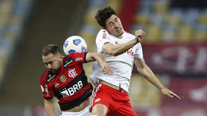 Gaúchos e cariocas se enfrentam no Beira-Rio neste sábado