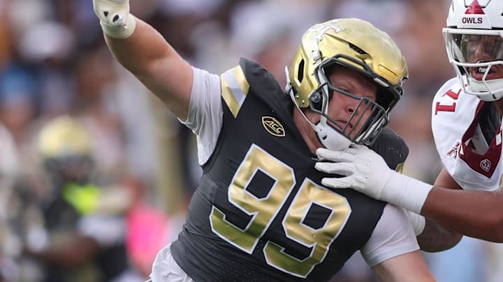 Georgia Tech defensive tackle Jordan van den Berg