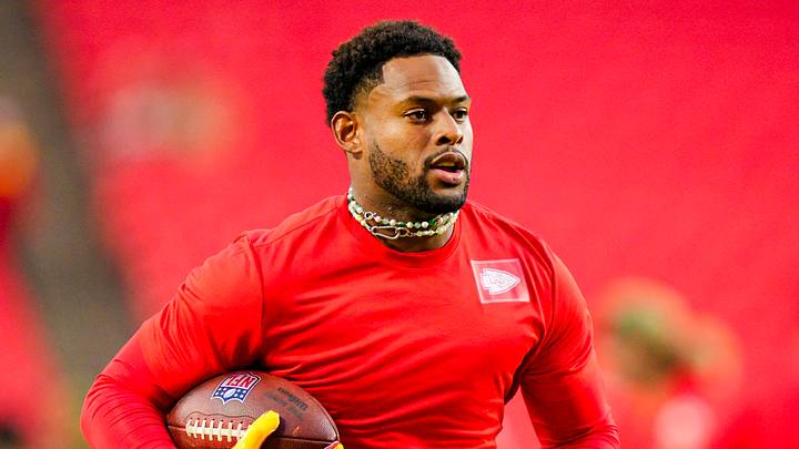 Oct 27, 2025; Kansas City, Missouri, USA; Kansas City Chiefs wide receiver JuJu Smith-Schuster (9) warms up prior to a game against the Washington Commanders at GEHA Field at Arrowhead Stadium. Mandatory Credit: Jay Biggerstaff-Imagn Images Oct 27, 2025; Kansas City, Missouri, USA; Kansas City Chiefs wide receiver JuJu Smith-Schuster (9) warms up prior to a game against the Washington Commanders at GEHA Field at Arrowhead Stadium. Mandatory Credit: Jay Biggerstaff-Imagn Images