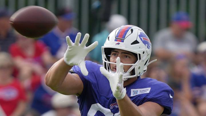 Bills Keleki Latu makes the catch at Buffalo Bills Training Camp at St. John Fisher University in Pittsford on Aug. 6, 2026.