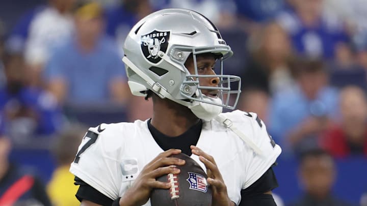 Oct 5, 2025; Indianapolis, Indiana, USA; Las Vegas Raiders quarterback Geno Smith (7) looks to pass the ball against the Indianapolis Colts during the second quarter at Lucas Oil Stadium. Mandatory Credit: Trevor Ruszkowski-Imagn Images Oct 5, 2025; Indianapolis, Indiana, USA; Las Vegas Raiders quarterback Geno Smith (7) looks to pass the ball against the Indianapolis Colts during the second quarter at Lucas Oil Stadium. Mandatory Credit: Trevor Ruszkowski-Imagn Images