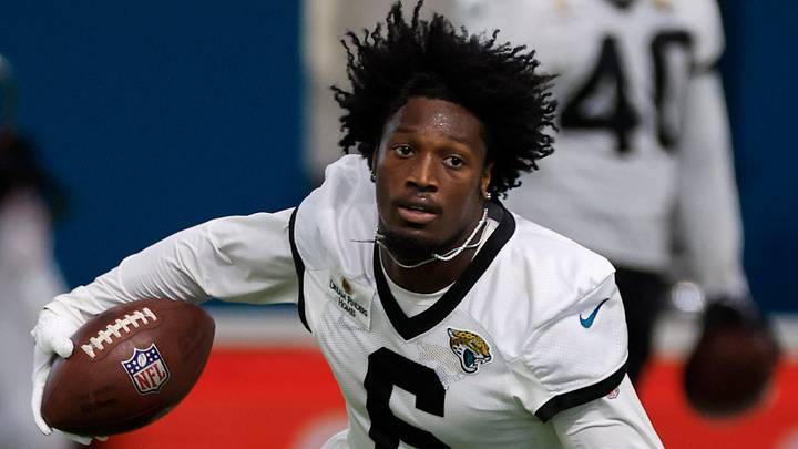 Jacksonville Jaguars safety Darnell Savage (6) Jacksonville Jaguars safety Darnell Savage (6)