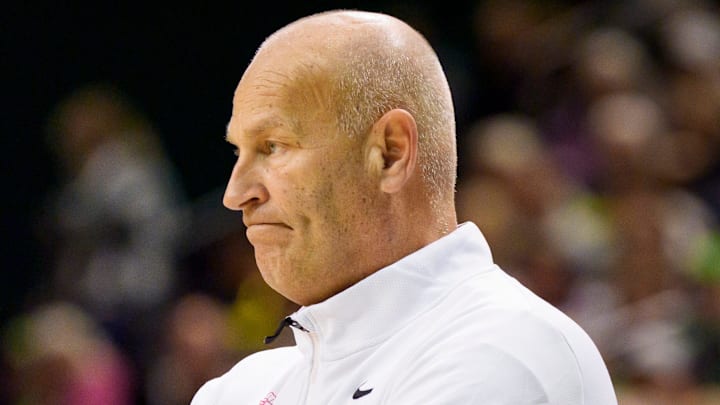 Oregon head coach Kelly Graves watches his team in the fourth quarter as the Oregon Ducks host the Illinois Fighting Illini on Feb. 4, 2026, at Matthew Knight Arena in Eugene, Oregon. Oregon head coach Kelly Graves watches his team in the fourth quarter as the Oregon Ducks host the Illinois Fighting Illini on Feb. 4, 2026, at Matthew Knight Arena in Eugene, Oregon.