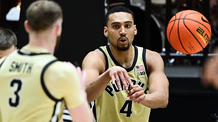 Purdue Boilermakers forward Trey Kaufman-Renn (4) passes the ball off to guard Braden Smith (3) Purdue Boilermakers forward Trey Kaufman-Renn (4) passes the ball off to guard Braden Smith (3)