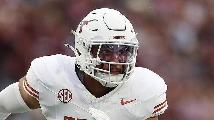Texas Longhorns linebacker Trey Moore