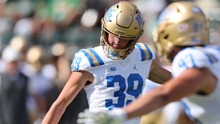 Aug 31, 2024; Honolulu, Hawaii, USA; UCLA Bruins kicker Blake Glessner (39) makes a field goal against the Hawaii Rainbow Warriors during the third quarter of an NCAA college football game against the UCLA Bruins at the Clarence T.C. Ching Athletics Complex. Mandatory Credit: Marco Garcia-Imagn Images Aug 31, 2024; Honolulu, Hawaii, USA; UCLA Bruins kicker Blake Glessner (39) makes a field goal against the Hawaii Rainbow Warriors during the third quarter of an NCAA college football game against the UCLA Bruins at the Clarence T.C. Ching Athletics Complex. Mandatory Credit: Marco Garcia-Imagn Images