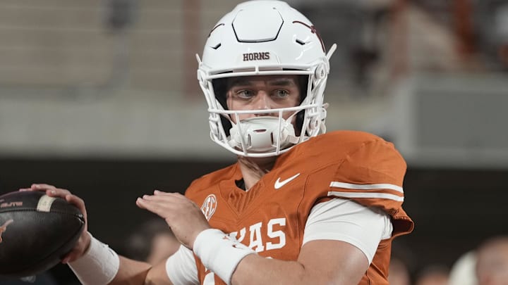 Nov 28, 2025; Austin, Texas, USA; Texas Longhorns quarterback Arch Manning warms up before a game against the Texas A&M Aggies at Darrell K Royal-Texas Memorial Stadium. Mandatory Credit: Scott Wachter-Imagn Images Nov 28, 2025; Austin, Texas, USA; Texas Longhorns quarterback Arch Manning warms up before a game against the Texas A&M Aggies at Darrell K Royal-Texas Memorial Stadium. Mandatory Credit: Scott Wachter-Imagn Images