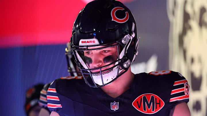 Dec 20, 2025; Chicago, Illinois, USA; Chicago Bears tight end Cole Kmet (85) takes the field before the game against the Green Bay Packers at Soldier Field. Dec 20, 2025; Chicago, Illinois, USA; Chicago Bears tight end Cole Kmet (85) takes the field before the game against the Green Bay Packers at Soldier Field.