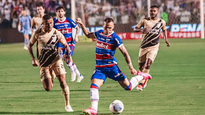 Fortaleza surpreendeu o Athletico Paranaense no primeiro turno