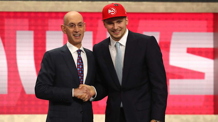 Adam Silver y Luka Doncic, cuando el esloveno fue elegido en el Draft de la NBA de 2018