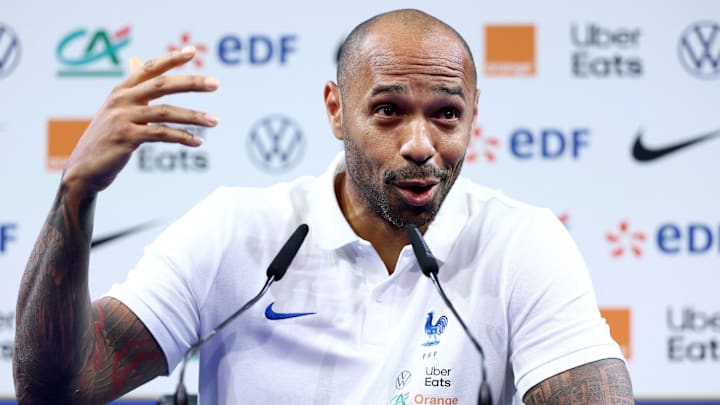 Thierry Henry durant la conférence de presse à Clairefontaine.