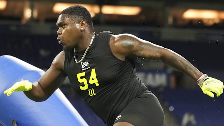 Alabama defensive lineman LT Overton 