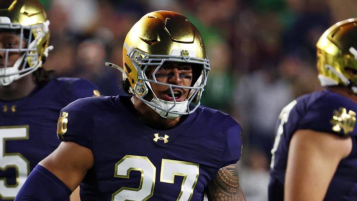 Sep 13, 2025; South Bend, Indiana, USA; Notre Dame Fighting Irish linebacker Kyngstonn Viliamu-Asa (27) reacts after a play against the Texas A&M Aggies during the first half at Notre Dame Stadium. Mandatory Credit: Trevor Ruszkowski-Imagn Images Sep 13, 2025; South Bend, Indiana, USA; Notre Dame Fighting Irish linebacker Kyngstonn Viliamu-Asa (27) reacts after a play against the Texas A&M Aggies during the first half at Notre Dame Stadium. Mandatory Credit: Trevor Ruszkowski-Imagn Images