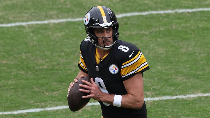 Sep 27, 2026; Pittsburgh, Pennsylvania, USA; Pittsburgh Steelers quarterback Aaron Rodgers (8) rolls out during the third quarter against the Cincinnati Bengals at Acrisure Stadium. Mandatory Credit: Charles LeClaire-Imagn Images Sep 27, 2026; Pittsburgh, Pennsylvania, USA; Pittsburgh Steelers quarterback Aaron Rodgers (8) rolls out during the third quarter against the Cincinnati Bengals at Acrisure Stadium. Mandatory Credit: Charles LeClaire-Imagn Images