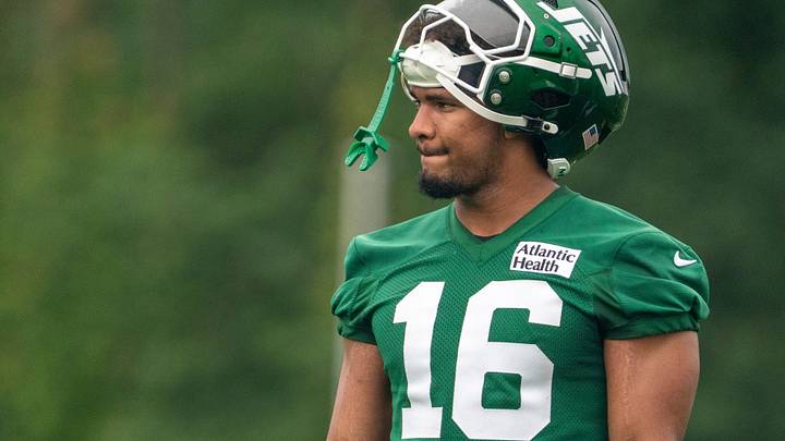 Kenyon Sadiq's outlook appears brighter after a doctor has weighed in on the Jets TE's injury. Kenyon Sadiq's outlook appears brighter after a doctor has weighed in on the Jets TE's injury.