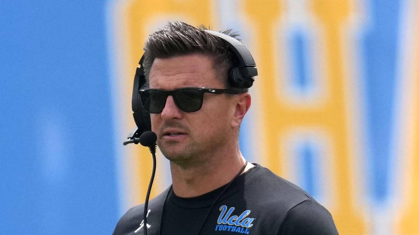 UCLA Could Flip Top 2027 QB Away From Ohio State