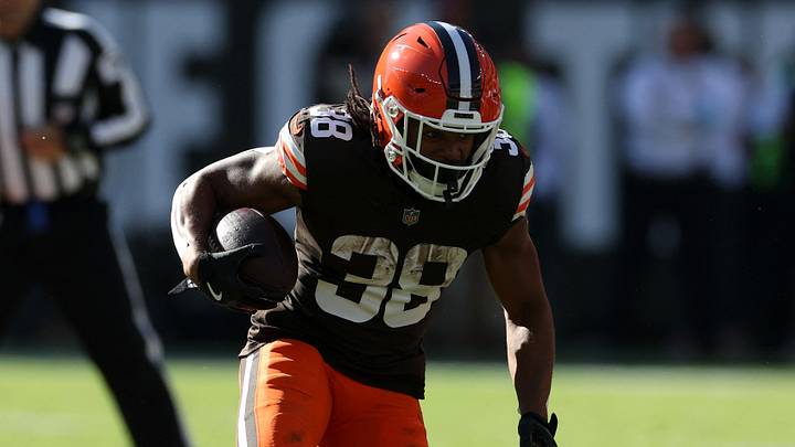 Cleveland Browns running back Jaleel McLaughlin (38) carries the ball Cleveland Browns running back Jaleel McLaughlin (38) carries the ball