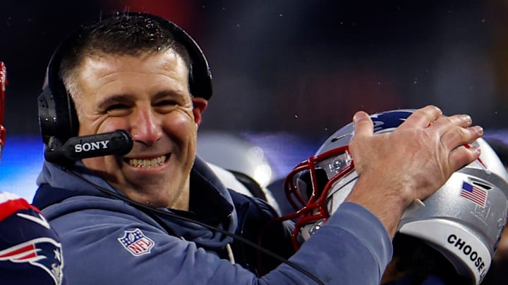 With defensive front all back healthy, Patriots rock the Texans right out of the building