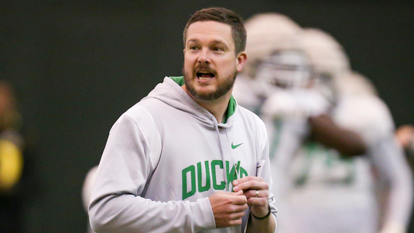 Oregon Gaining Separation From Nebraska, USC, in Battle for Four-Star Recruit