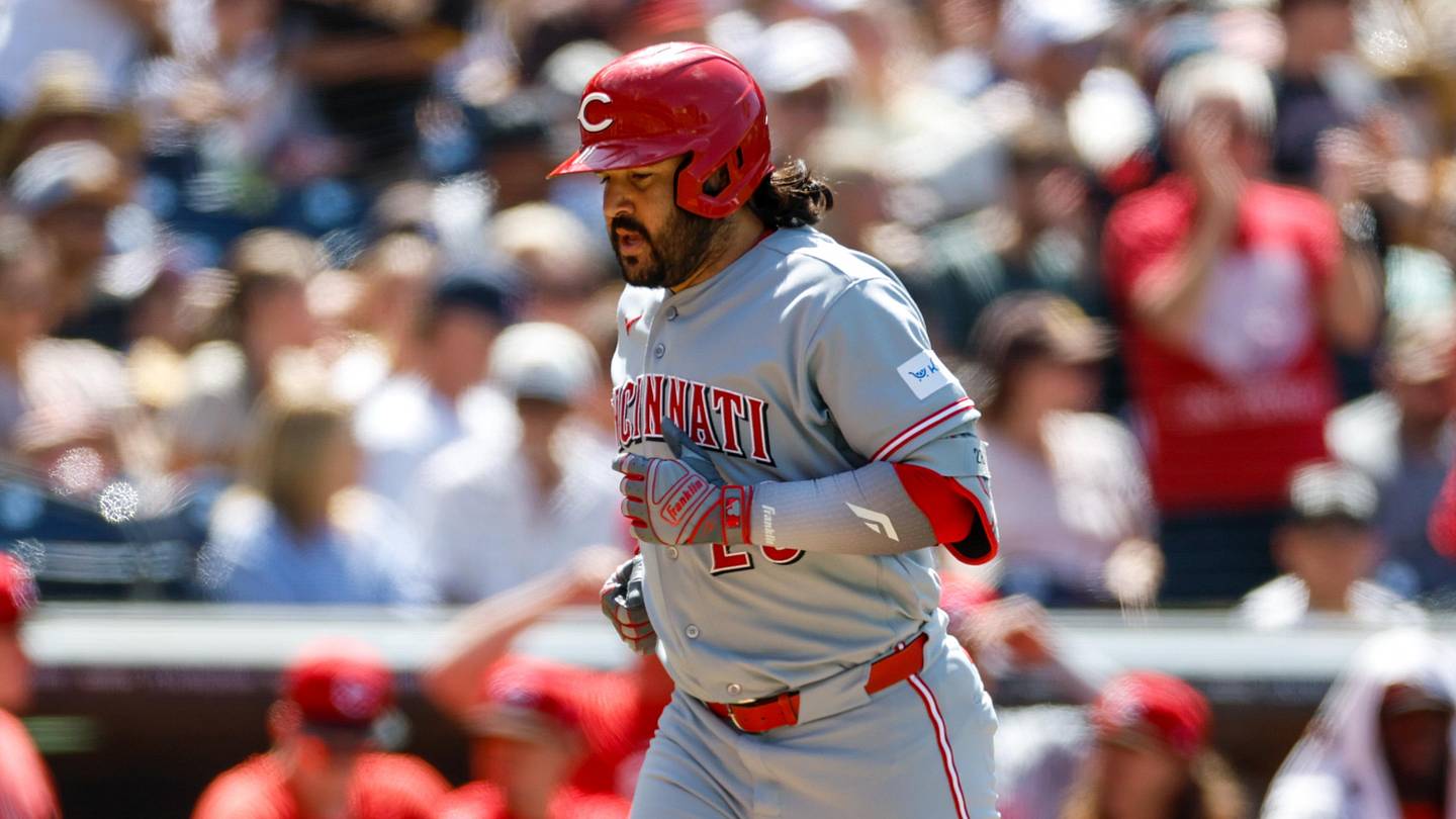 Cincinnati Reds Lose Heartbreaker to San Diego Padres 5-4