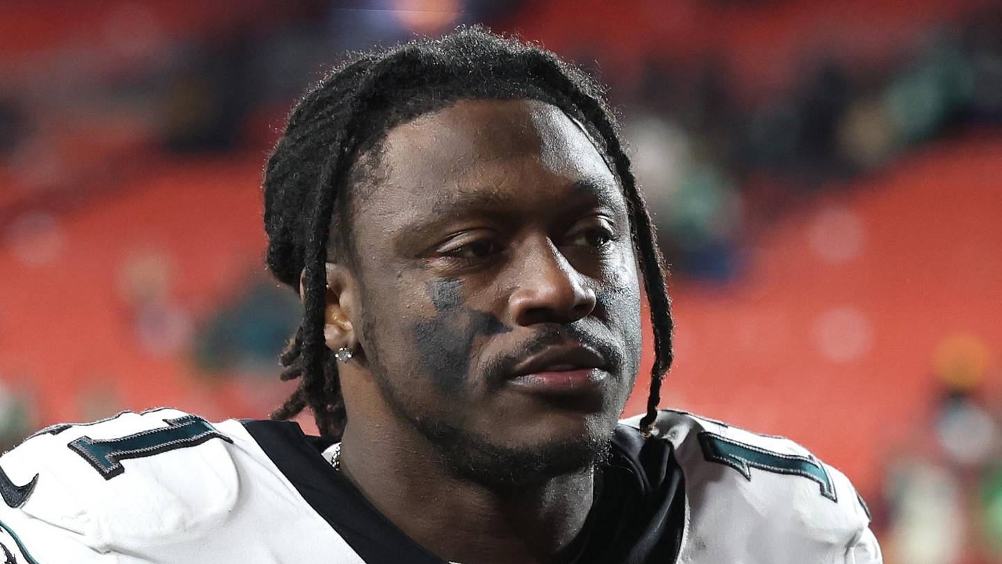 AFC contender is rumored to threaten Patriots' trade deal for AJ Brown